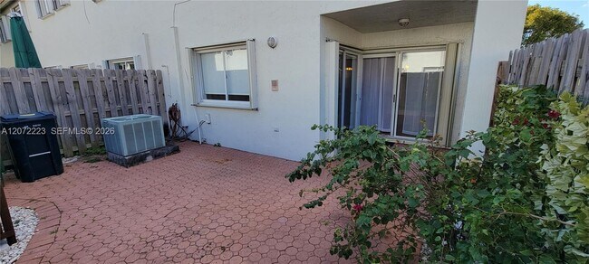 Building Photo - 5173 NW 114th Pl