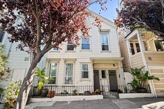 Building Photo - 2 Bed, 1 Bath Noe Valley Flat w Office + G...
