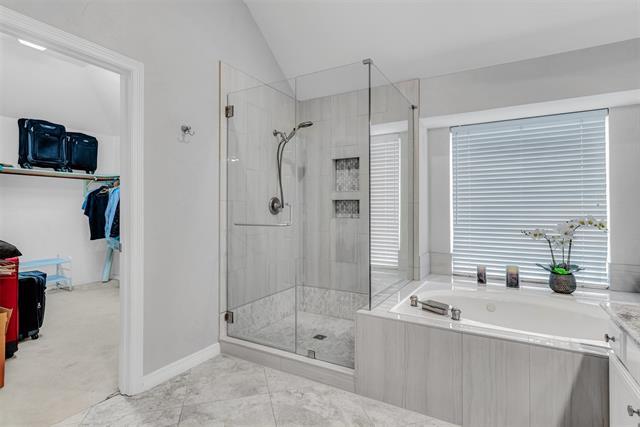 Building Photo - 4421 Oak Knoll Dr