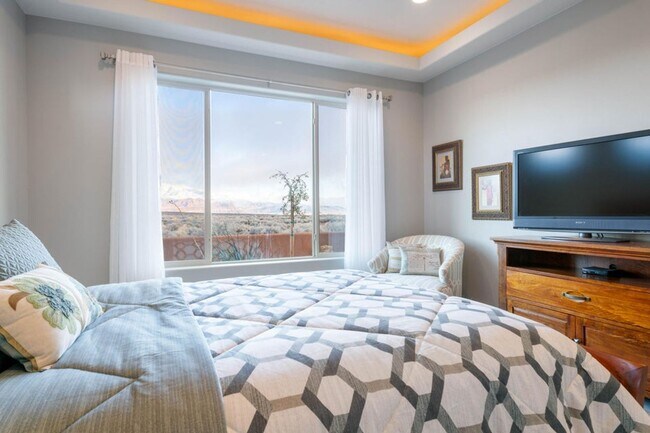 Building Photo - Stunning home with Unobstructed Panoramic Views of Pine Valley Mountain —  6-Month Lease Only