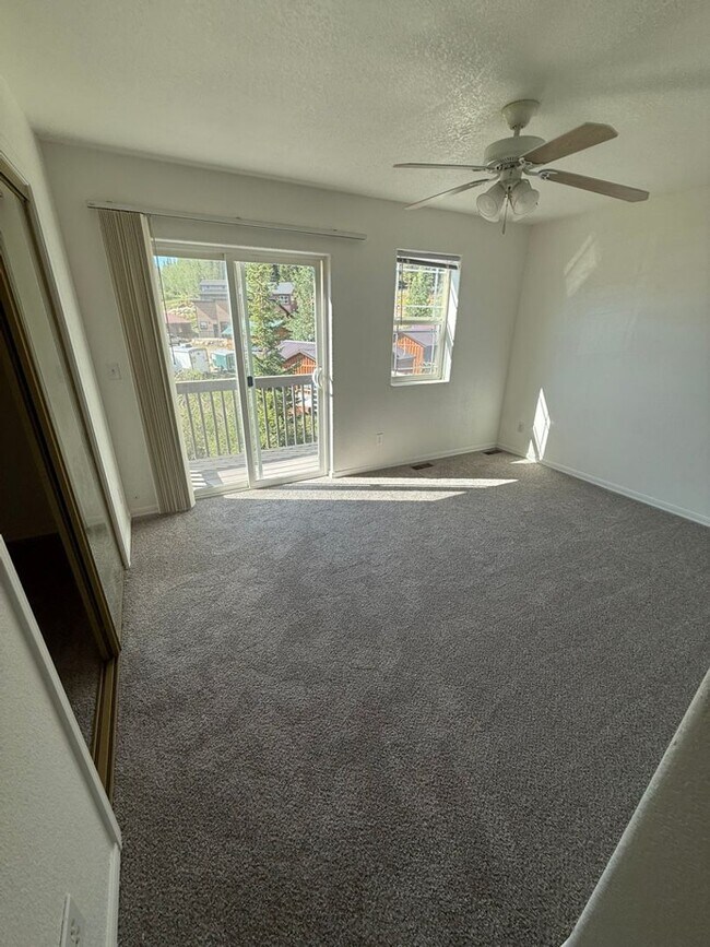 Building Photo - 108 Buckskin St