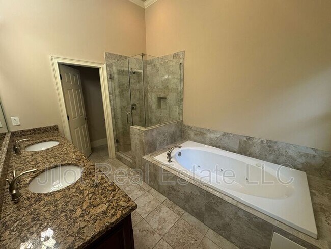 Building Photo - 3134 Chestnut Woods Dr