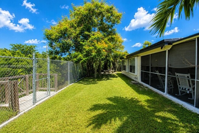Building Photo - 5380 SW 92nd Ave