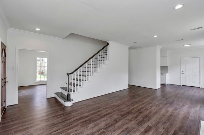 Building Photo - 12818 Chamberlain Dr