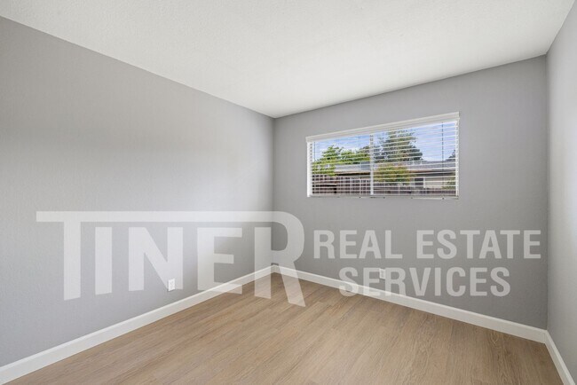 Building Photo - 4711 Large Oak Ct
