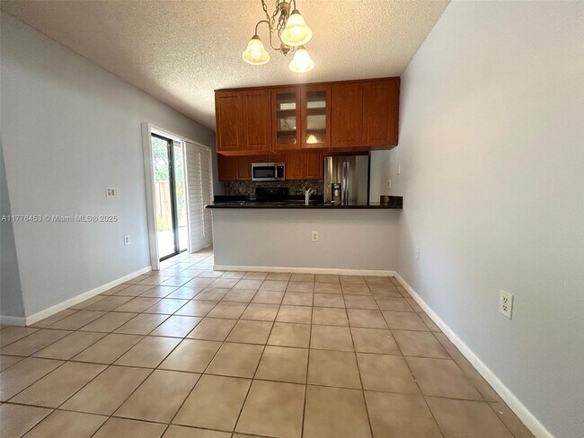 Building Photo - 409 Live Oak Ln
