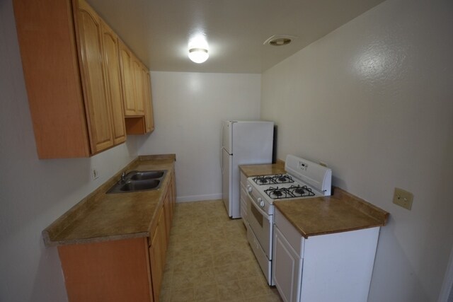 Building Photo - 7841 Sayonara Dr