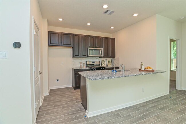 Building Photo - 27638 Mesabe Dr