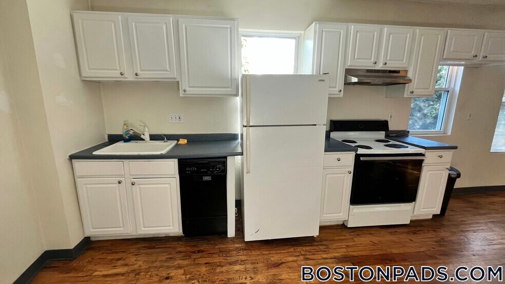Building Photo - 840 Huntington Ave