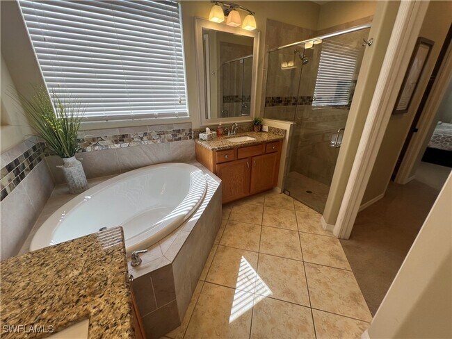 Building Photo - 8670 Mercado Ct
