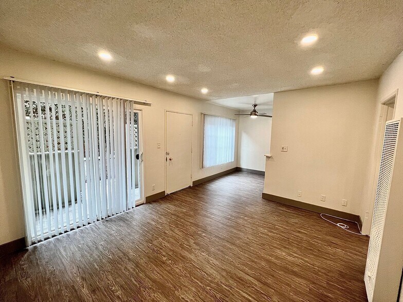 Building Photo - 12727 Matteson Ave