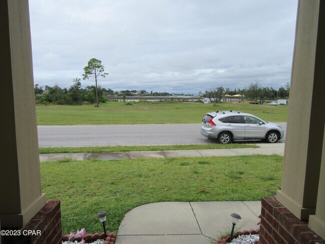 Building Photo - 105 N Shoreview Dr.