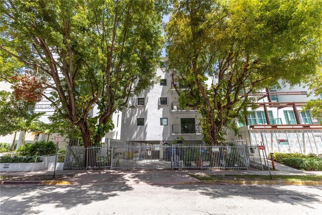Building Photo - 1225 West Ave