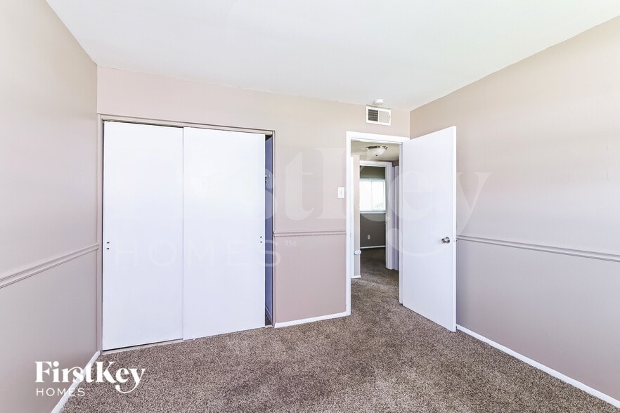 Building Photo - 510 Impala Ln