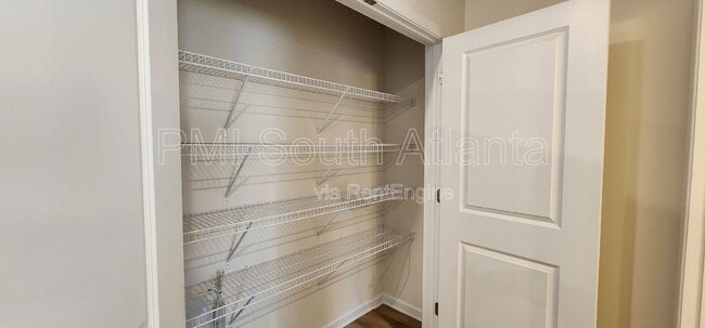 Building Photo - 336 Sinclair Ct