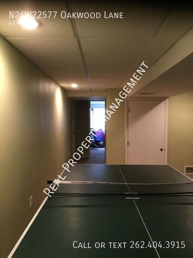 Building Photo - N26W22577 Oakwood Ln