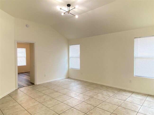 Building Photo - 5634 Park Village Dr