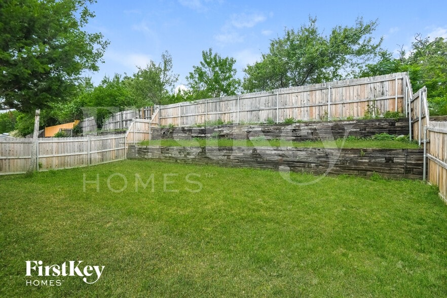 Building Photo - 2529 Rivers Edge Dr