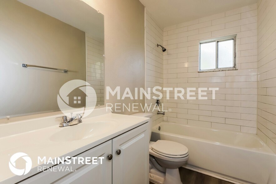 Building Photo - 2860 Orchid Ln