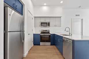 Building Photo - Adera