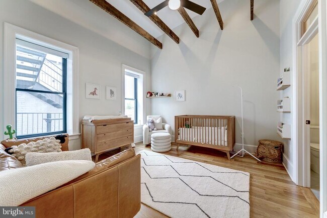 Building Photo - 1327 R St NW