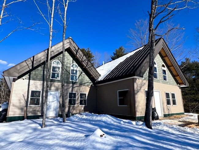 Building Photo - Meadow Woods