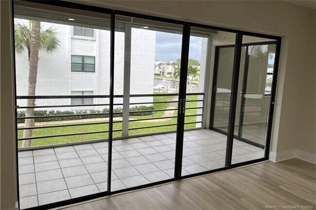 Building Photo - 1950 SW Palm City Rd