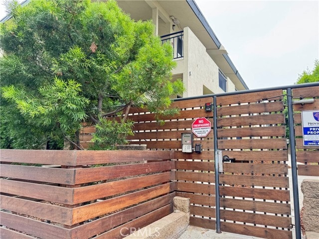 Building Photo - 251 N Oakland Ave