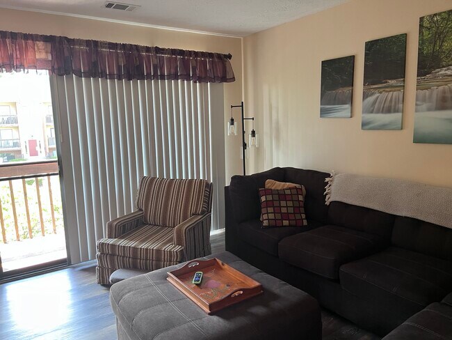 Living Room - 4220 Crystal Ct