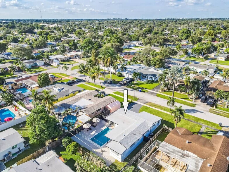 Building Photo - 6540 Park St