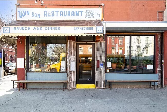 Building Photo - 154 Graham Avenue