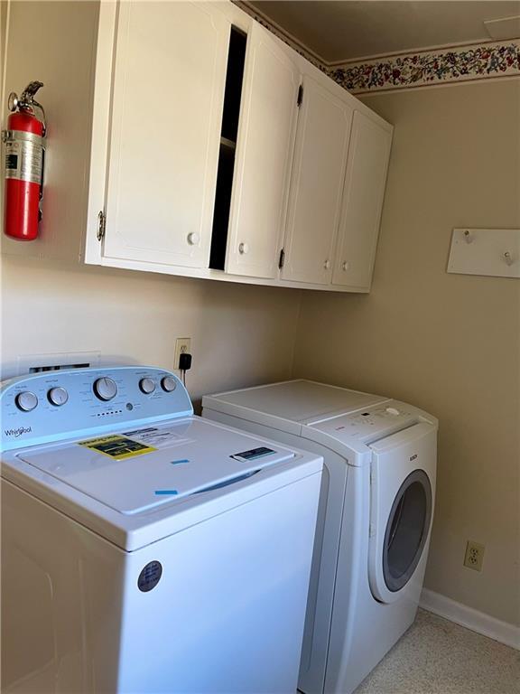 Building Photo - 119 Woodlawn Dr NE