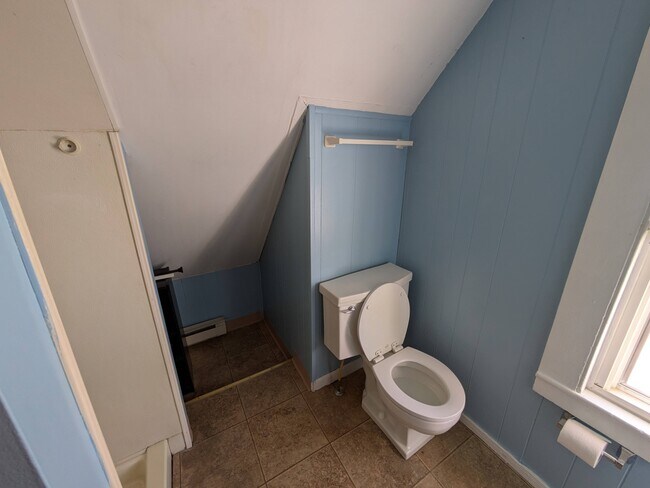 Building Photo - 90 Fairview Ave