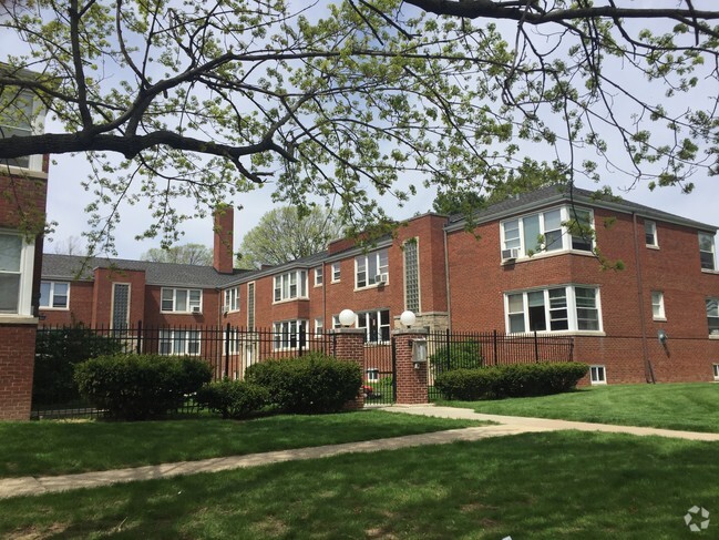 Building Photo - Knoxville Manor Apartments