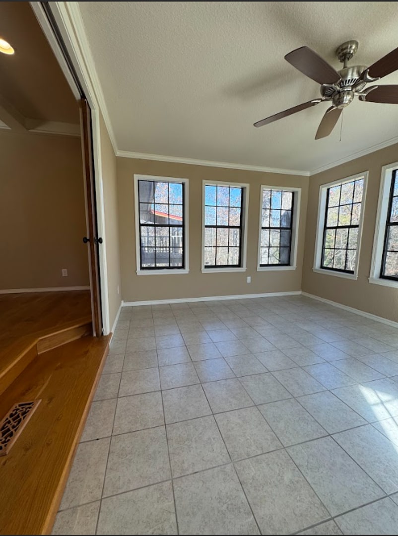 Building Photo - 23 N Howard Pl