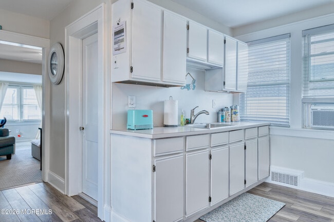 Building Photo - 2 Via Ripa Wy