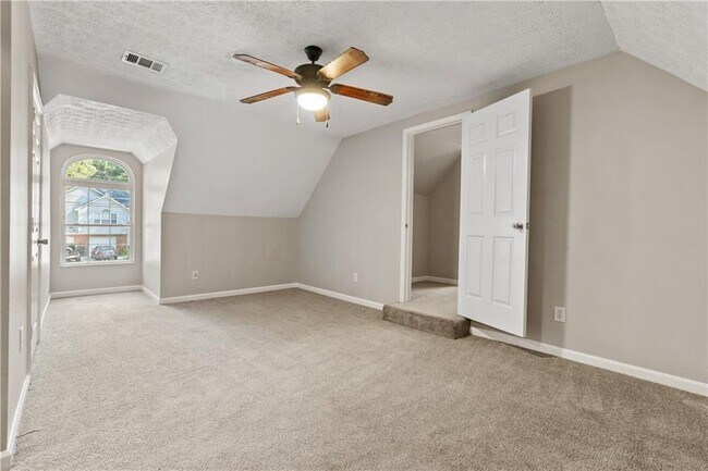 Building Photo - 1333 Laura Ln