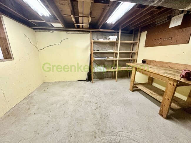 Building Photo - Cute 2-Bedroom Cottage by OHSU on the Hill...