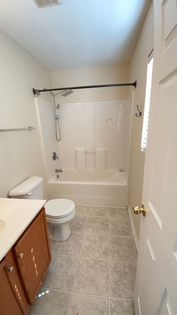 Building Photo - 3 bedroom/2 bath home in Bellegrove