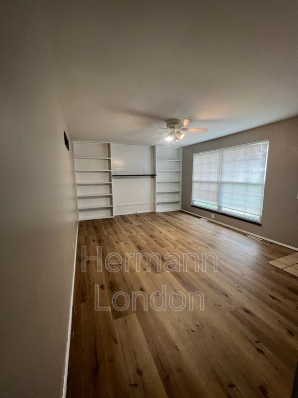 Building Photo - 750 Blackbird Dr