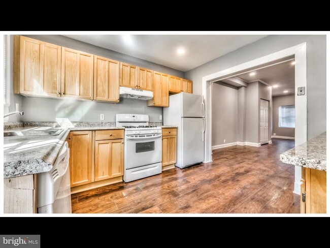 Building Photo - 502 S Highland Ave