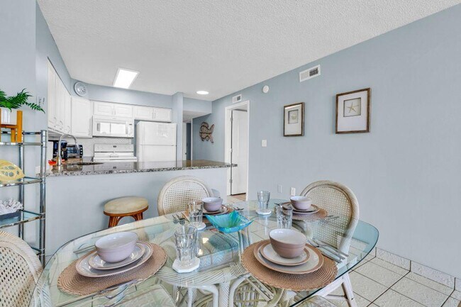 Building Photo - 2500b N Ocean Blvd