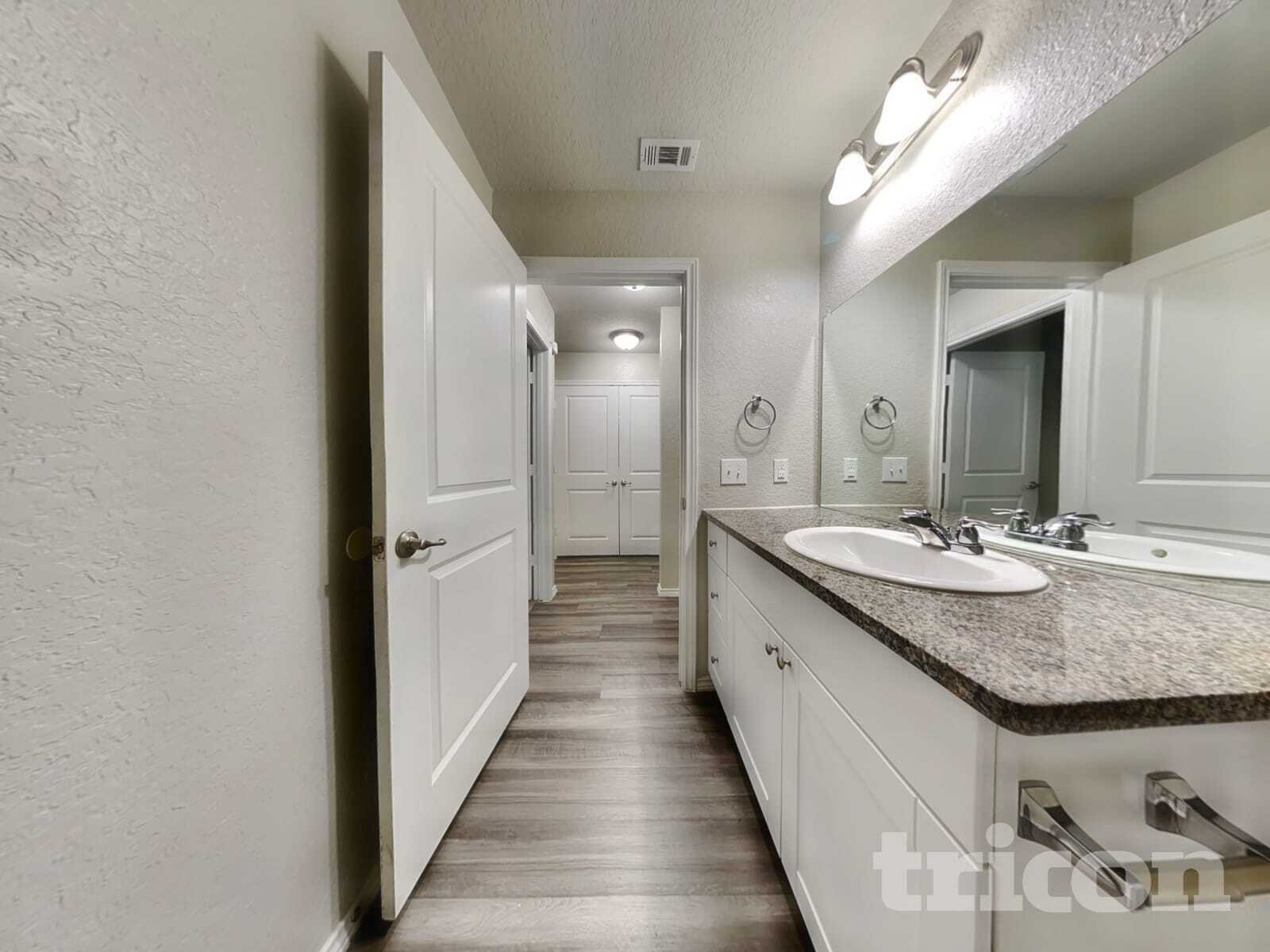 Building Photo - 13231 Ashworth Blvd