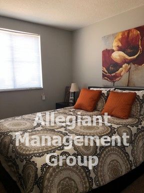 Building Photo - 3 Bedroom Townhome for Rent in Amber Pointe