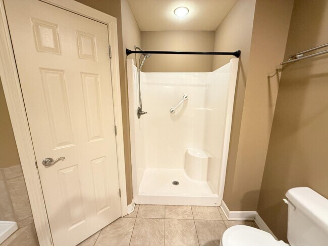 Building Photo - 6313 Sky Crest Ct