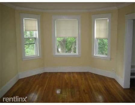 Building Photo - 76 Standish St