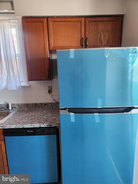 Building Photo - 228 Erica St