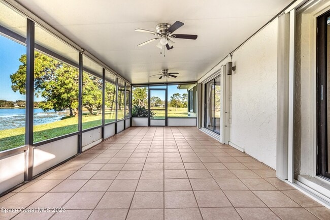 Building Photo - 1080 Park Ridge Pl