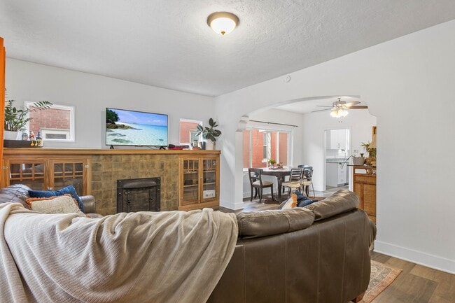 Building Photo - 722 S 700 E