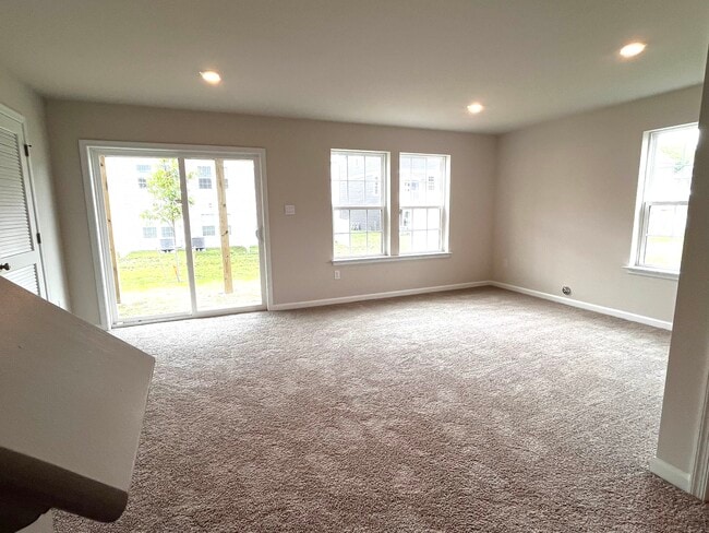 Building Photo - 14 Rothbury Ct